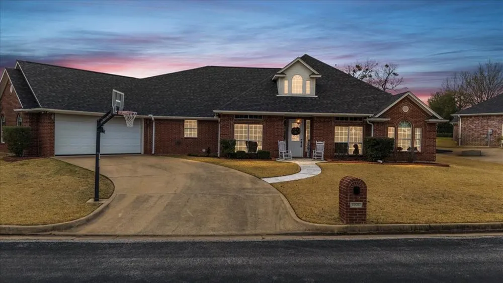 1900 Frostwood Drive Tyler, TX 75703