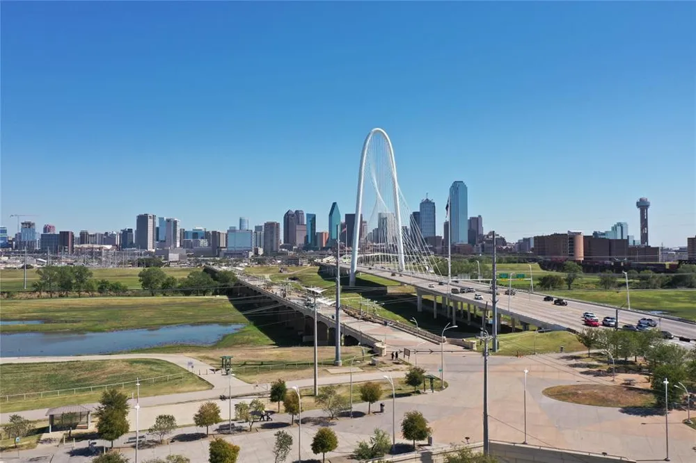 1836 Toronto Street Dallas, TX 75212