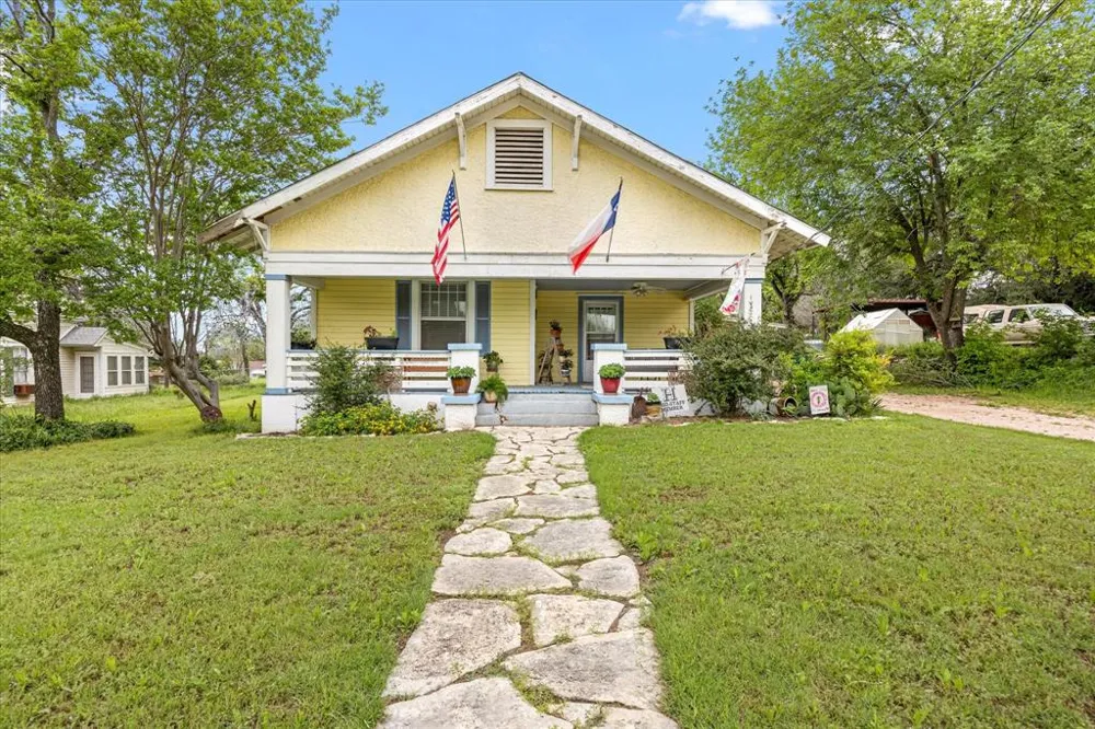 515 E Main Street Hamilton, TX 76531