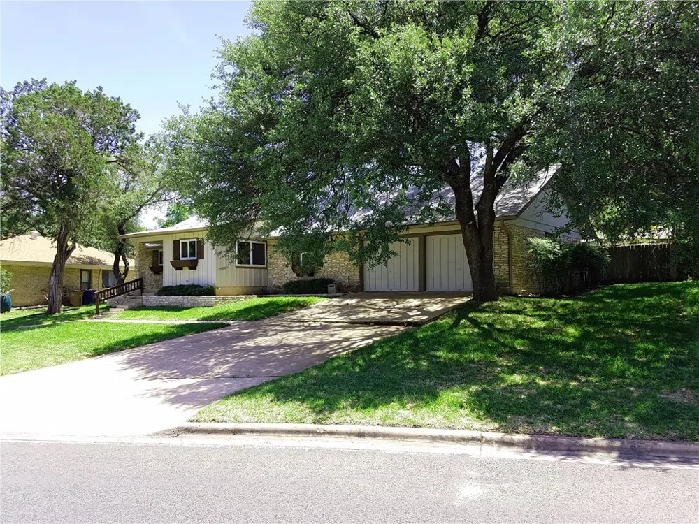 7105 S Brook Drive Austin, TX 78736