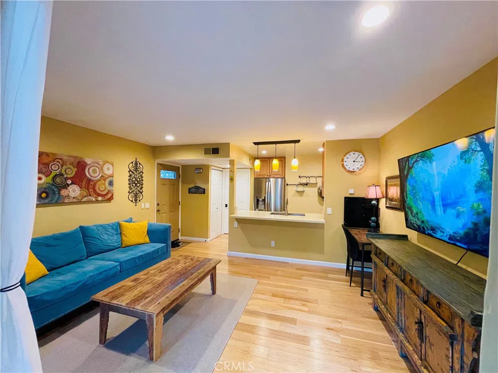 7120 Carlson Circle #256 Canoga Park, CA 91303