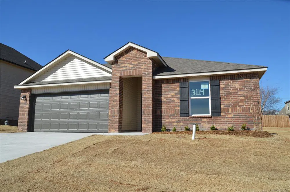 1825 E Vandalia Street