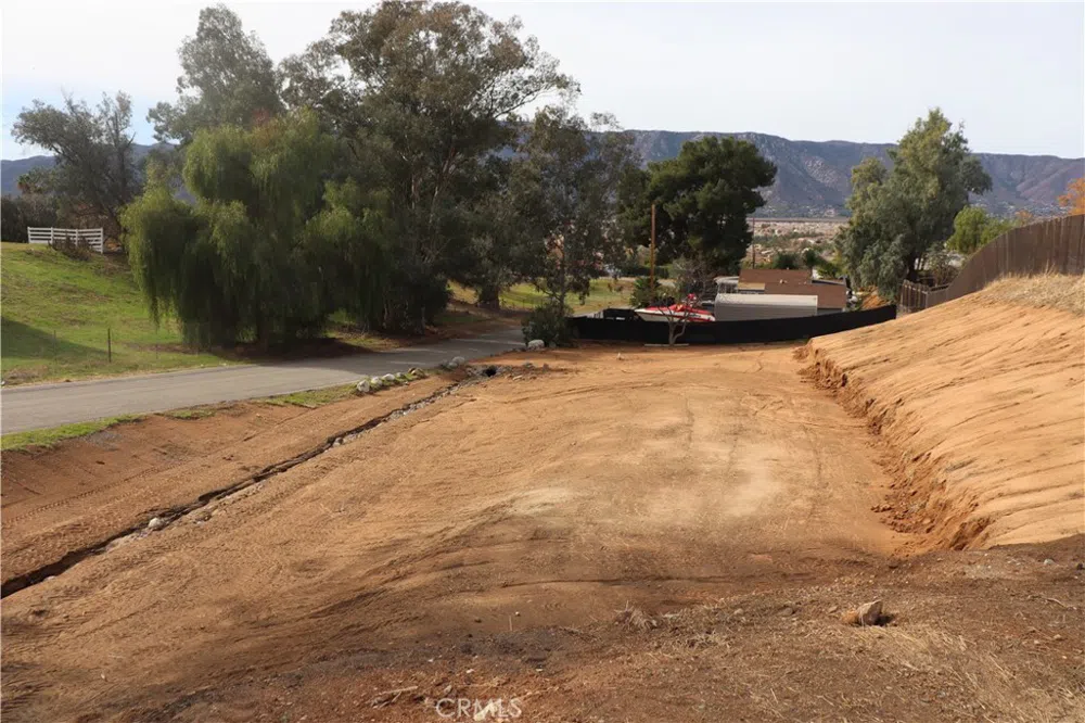 32395 Mesa Wildomar, CA 92595