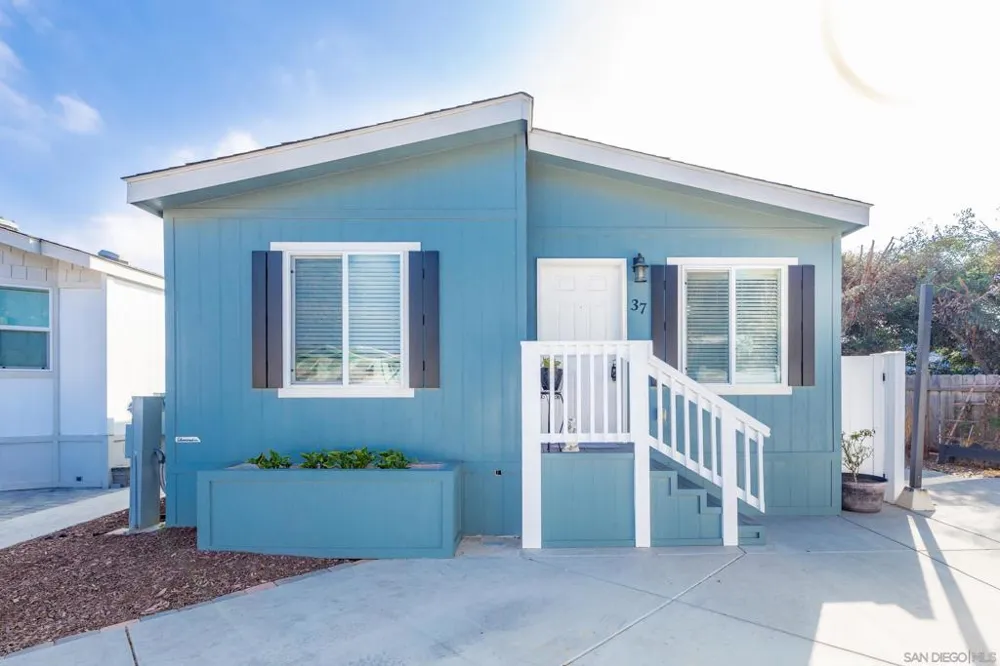 3030 Oceanside Blvd #37 Oceanside, CA 92054
