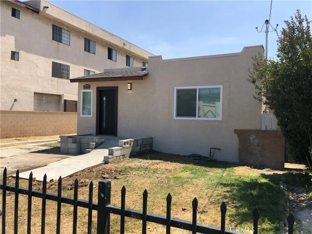 11448 Freeman Avenue Hawthorne, CA 90250