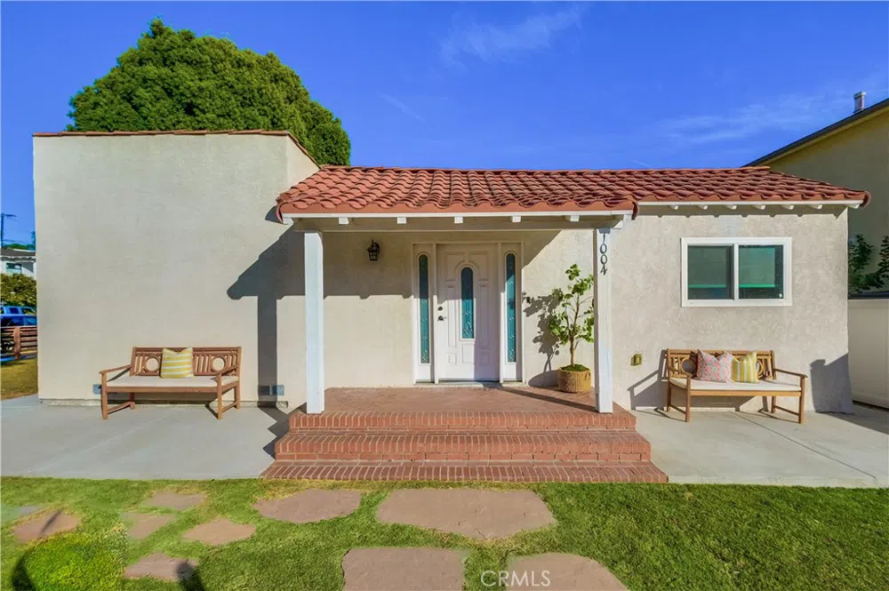 1004 S Averill Avenue San Pedro, CA 90732