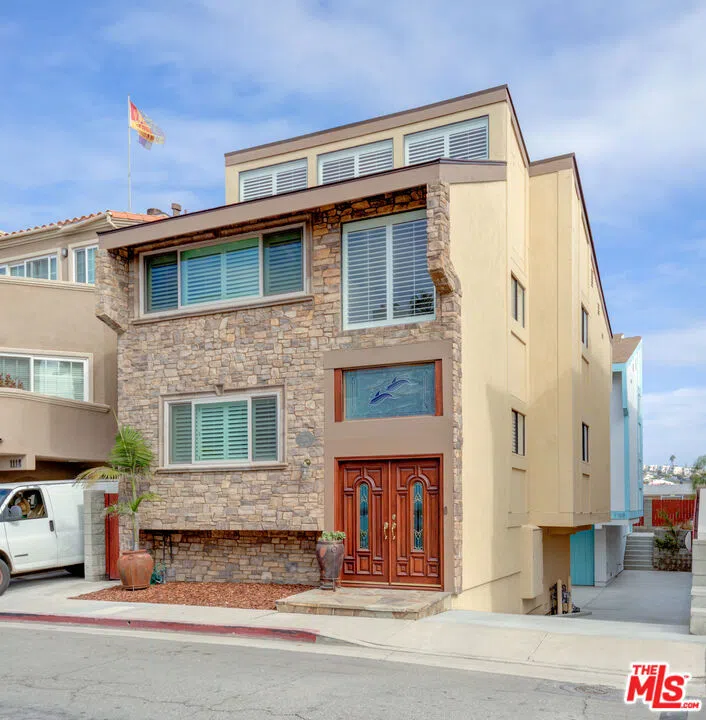 1106 Loma Drive #1 Hermosa Beach, CA 90254