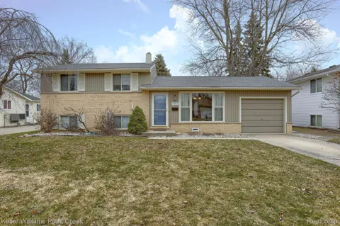 39856 PARKLAWN DRIVE