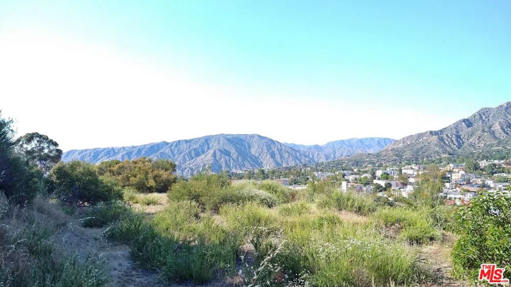 9817 OAK BEND DRIVE Tujunga, CA 91042