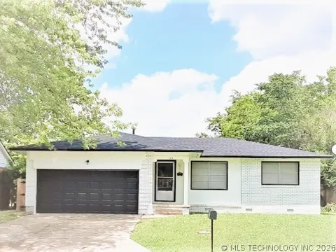 1319 NE 4th Street