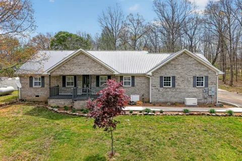 152 Black Mountain Rd E