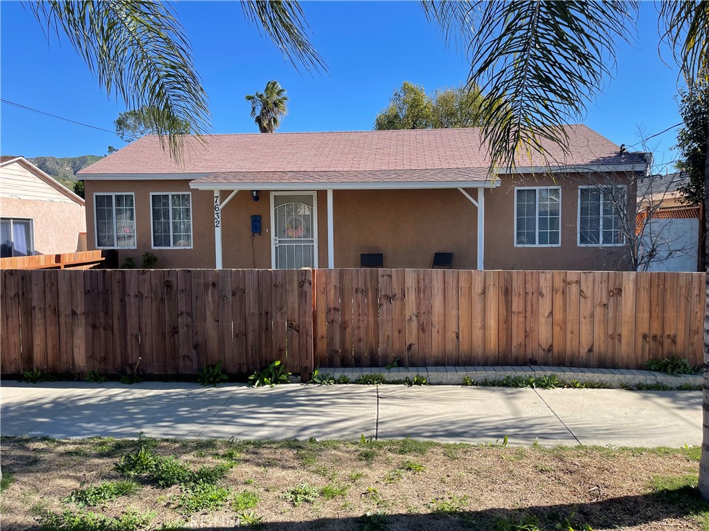 7632 Arcola Avenue Sun Valley, CA 91352
