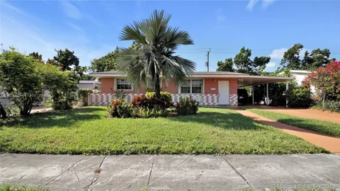 1040 W 33rd Place