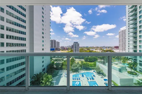 1800 Bayshore Dr #1806