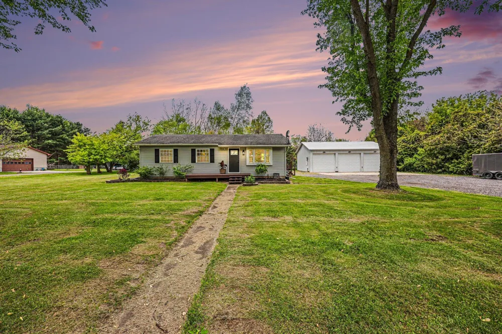 10085 Plank Road Maybee, MI 48159
