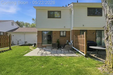 28091 Maple Forest Boulevard W
