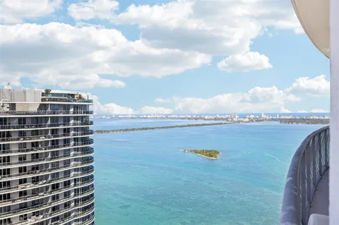 1750 Bayshore Dr #5611