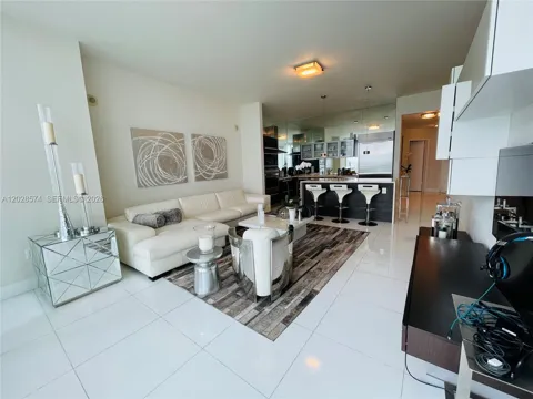 2020 Bayshore Dr #2008