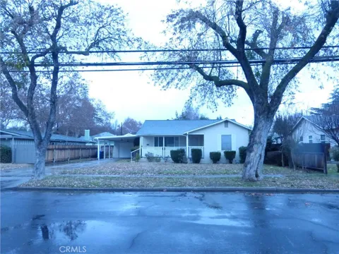 555 E Santa Fe Avenue