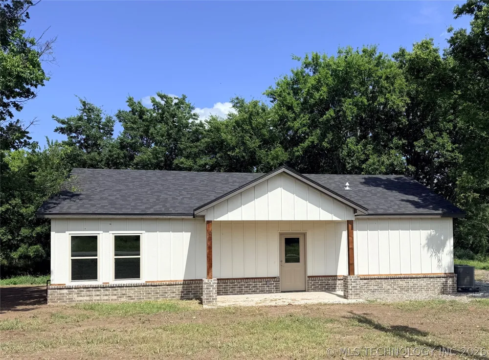 8761 S 4180 ROAD Claremore, OK 74017