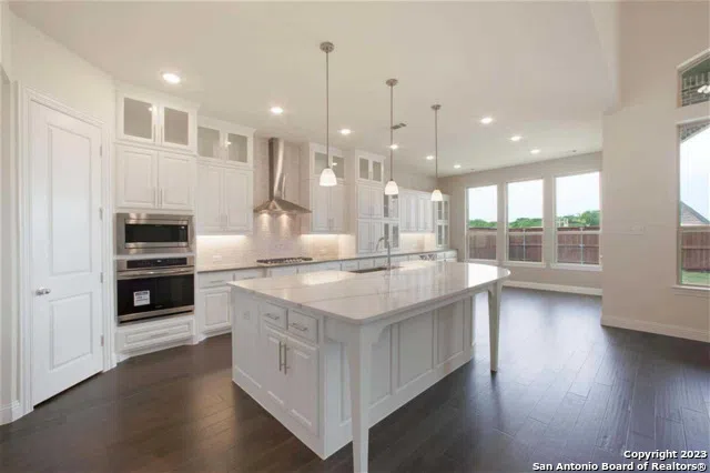 10018 Ellenora Place