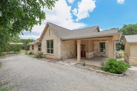 225 Shady Oaks Trail