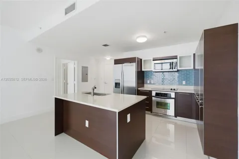 1900 Bayshore Dr #2207