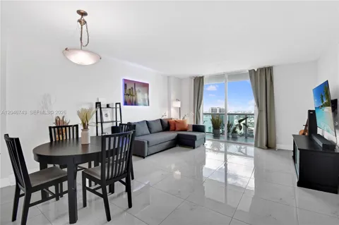 1800 Bayshore Dr #4106