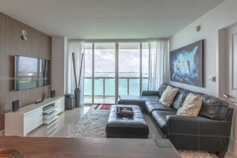 1800 Bayshore Dr #2209
