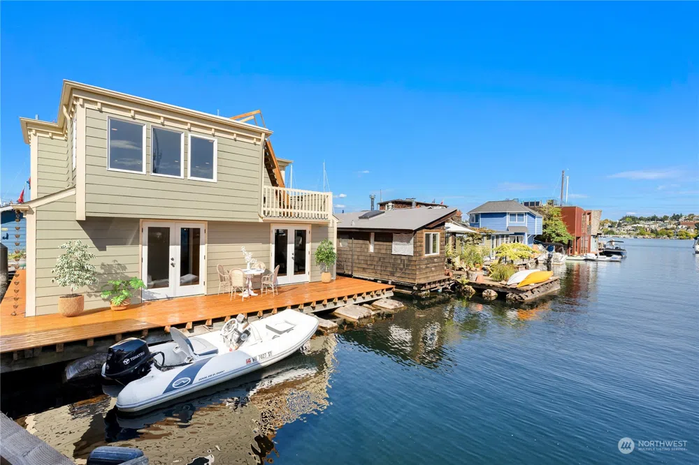 2420 Westlake Avenue N #4