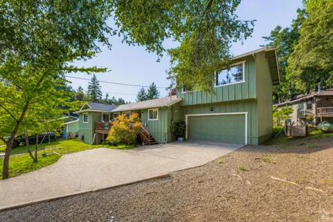 23988 Nutmeg Place