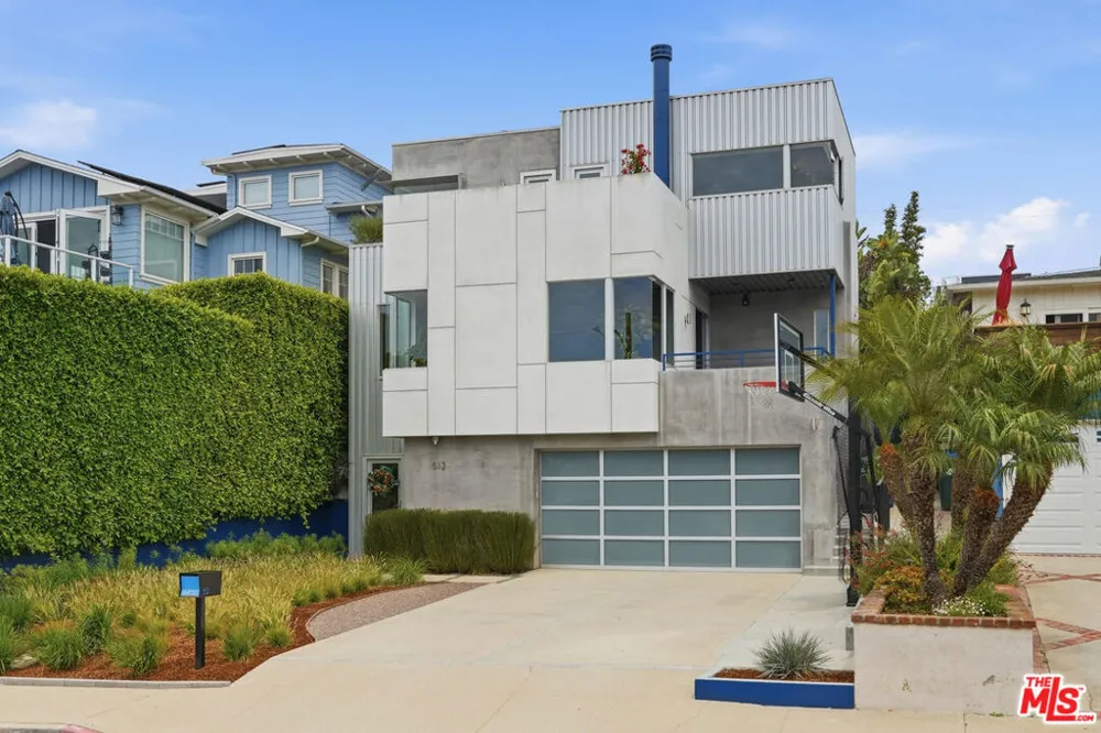 512 S Irena Avenue Redondo Beach, CA 90277