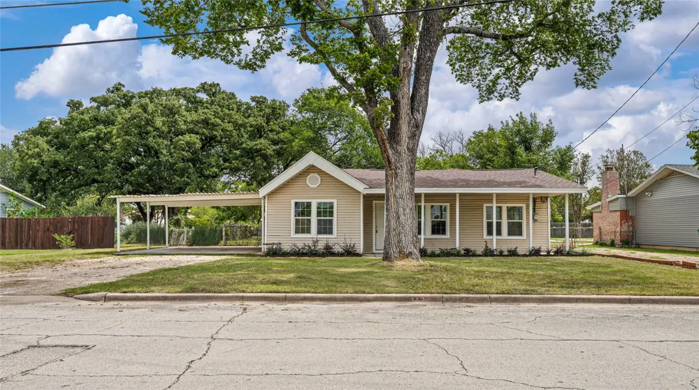 117 Oak Street Lacy Lakeview, TX 76705
