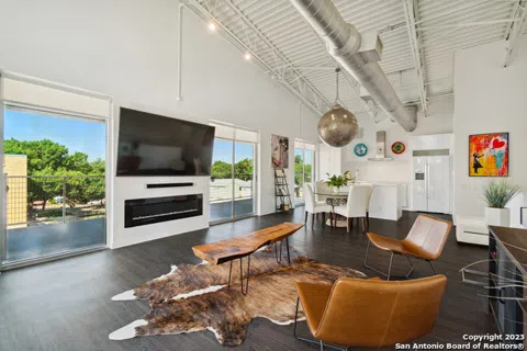 1115 S Alamo St #3206