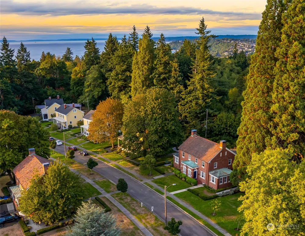 4406 Montana Circle W