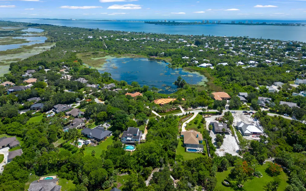 3850 NE Sugarhill Avenue