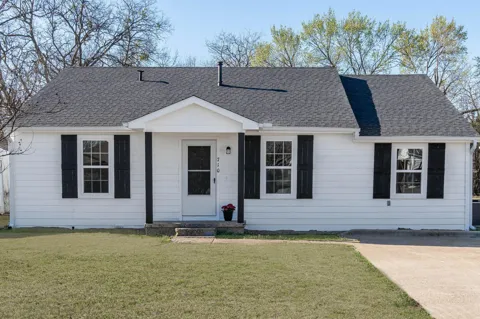 710 W Elm Street