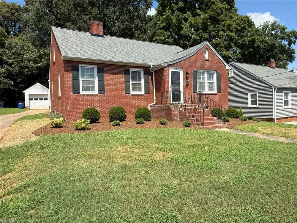 2179 Gaston Street Winston-Salem, NC 27103