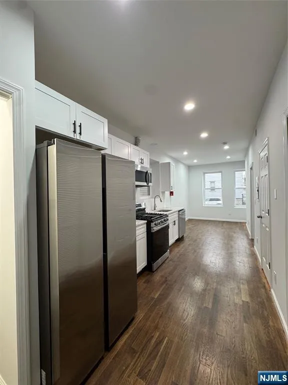 196 Malvern Street 3 Newark, NJ 07105
