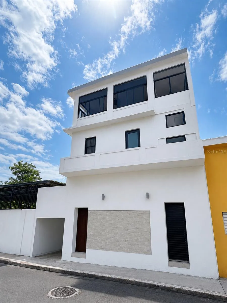 73 CALLE TAPIA #2 San Juan, PR 00911