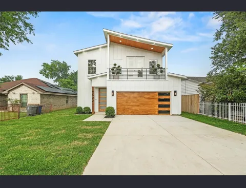 2522 Seevers Avenue