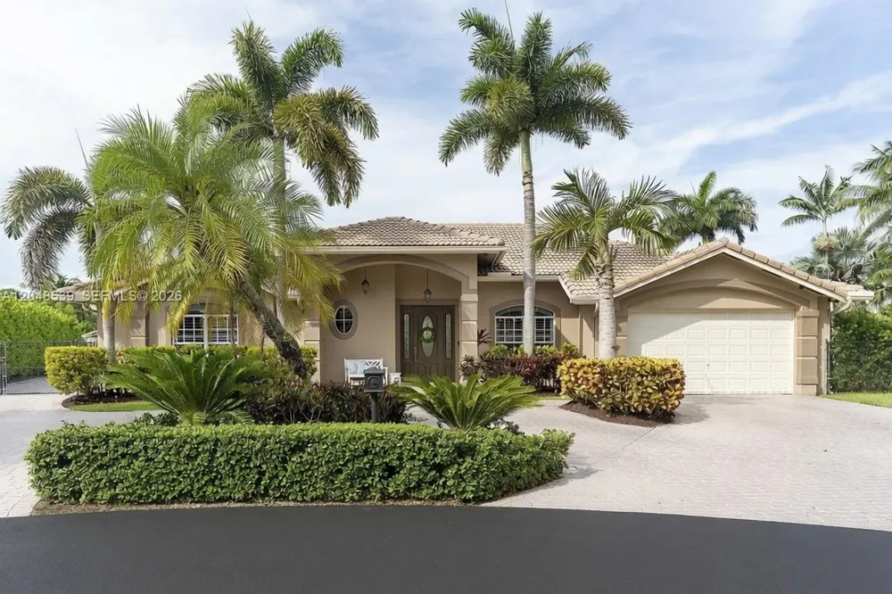 8298 SW 173rd Ter Palmetto Bay, FL 33157