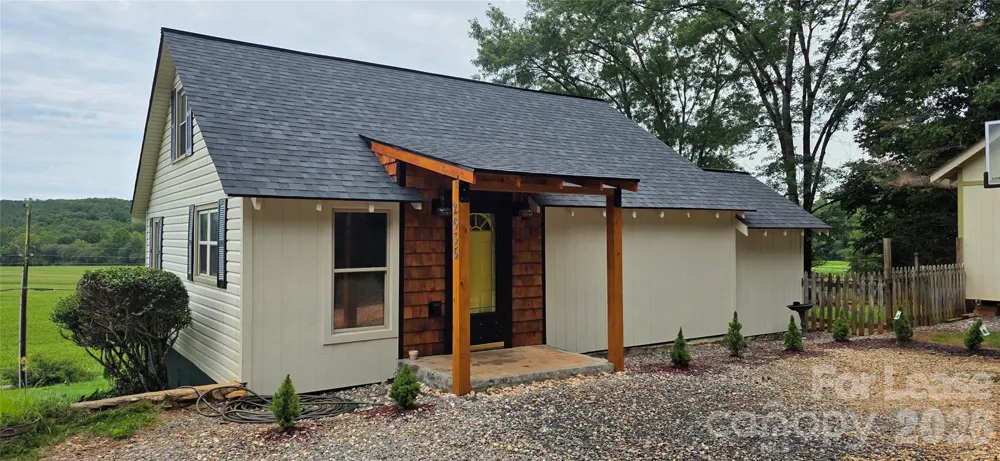 2635 Old Shelby Road Hickory, NC 28602