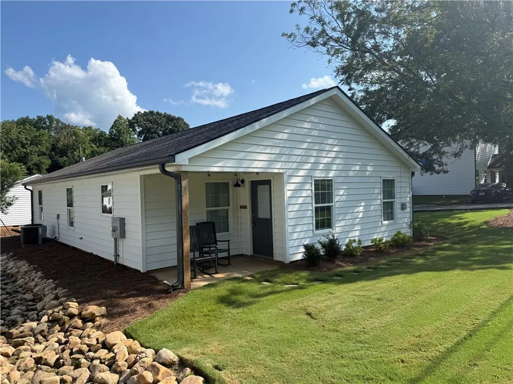 5956 Moon Drive Lula, GA 30554