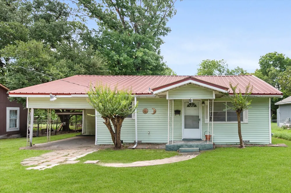 1715 W 10th Avenue Corsicana, TX 75110