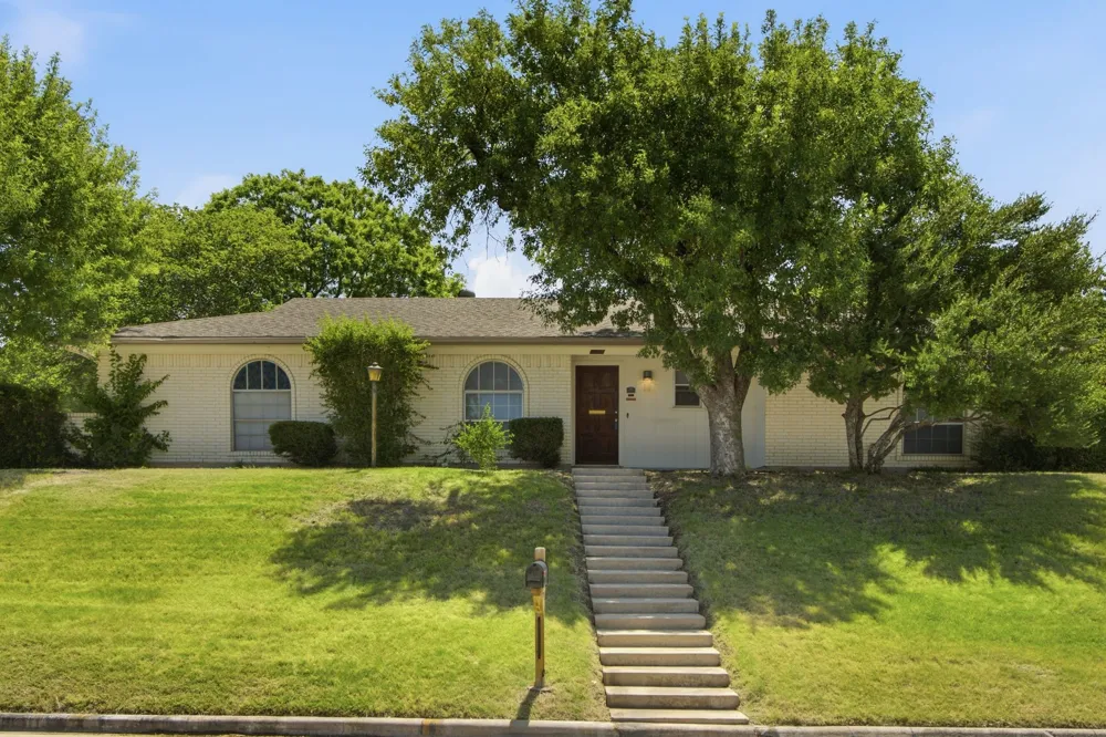 4128 Arroyo Trail Lake Worth, TX 76135