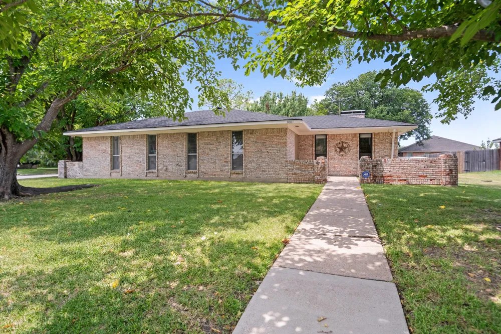 1801 Ridgecrest Drive Terrell, TX 75160