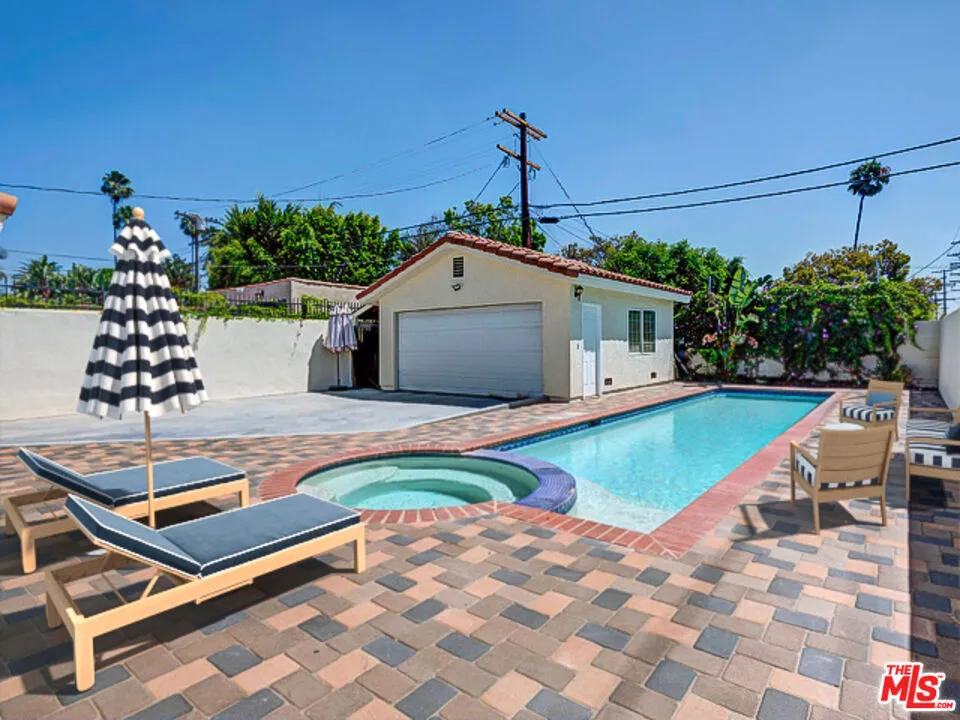 712 Vista Street Los Angeles, CA 90046