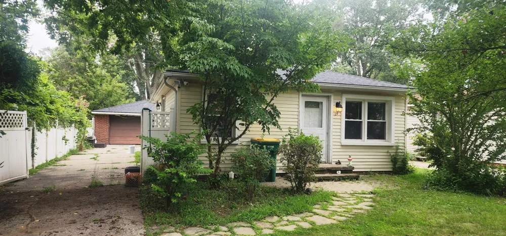 19 Devonshire Street Ypsilanti, MI 48198