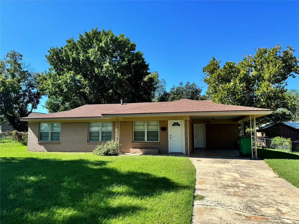 412 LYDIA Stephenville, TX 76401